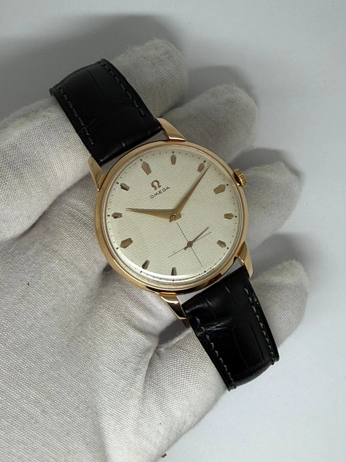 Omega Trésor Jumbo 37.5mm Solid 18ct Rose Gold Honeycomb Dial 2687 1954