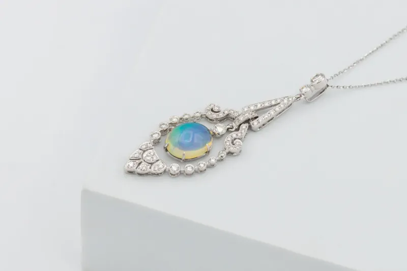 18ct White Gold Opal and Diamond Necklace 2.95ct Cabochon Opal & 1.13ct Brilliant Cut Diamonds