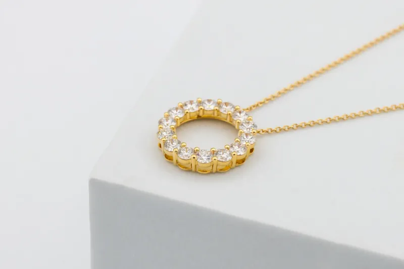 18ct Yellow Gold Diamond Open Circle Pendant Necklace 2.12ct