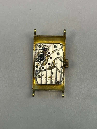 Patek Philippe Tegolino 22 x 41mm 18ct Yellow Gold 425 1944