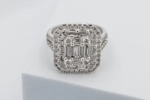 9ct White Gold Brilliant & Baguette Cut Diamond Ring – 2.15ct H/SI