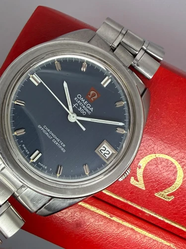 Omega Electronic f300 Chronometer 36mm Blue Dial 198.001 1971