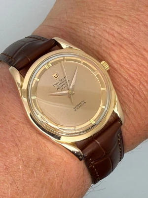 Universal Geneve Polerouter Deluxe 35mm 18ct Rose Gold Automatic 10357-1 1950s