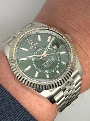 Rolex Oyster Perpetual Sky-Dweller 42mm Oystersteel & 18ct White Gold Green Dial Jubilee Bracelet 336934 2025 UNWORN
