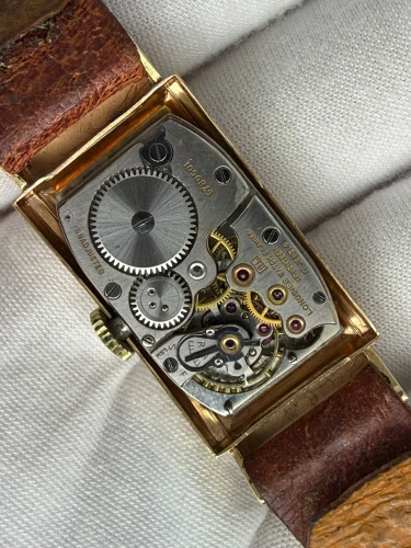 Longines Art Deco Tank Vintage Wristwatch 42 x 20mm Solid 14ct Yellow Gold 1944