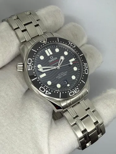 Omega Seamaster Diver 300M 42mm Stainless Steel Black Dial 210.30.42.20.01.001