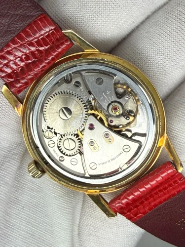 Starlight by Spritzer + Fuhrmann Novelty Watch 21 Jewel Manual Wind Red Lizard Strap Late 1950s / Early 1960s