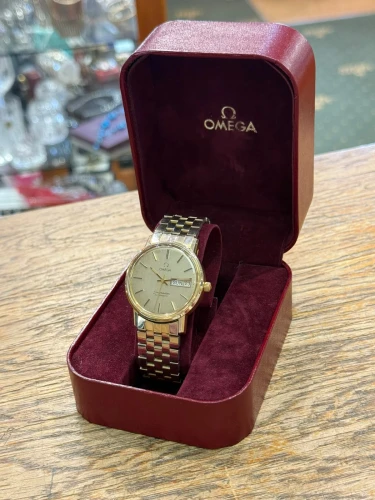 Omega Seamaster Day-Date Automatic 34mm Gold Plated Gold Dial 166.0209 1978