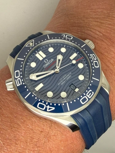 Omega Seamaster Diver 300M 42mm Stainless Steel Blue Dial 210.32.42.20.10.001 2026