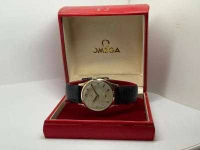 Omega Manual Wind Vintage 34mm 9ct Gold Small Seconds Dial Dennison Case 1950