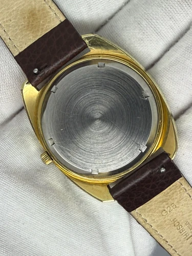 Omega Genève Electronic f300 Hz 38mm Gold-Plated Champagne Dial 198.030 1972