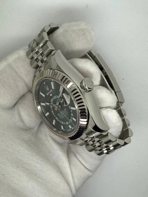 Rolex Oyster Perpetual Sky-Dweller 42mm Oystersteel & 18ct White Gold Green Dial Jubilee Bracelet 336934 2025 UNWORN