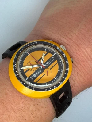 Leonidas Heuer Easy Rider Chronograph 45x40mm Fibreglass Case Orange Dial 423.809J 1972