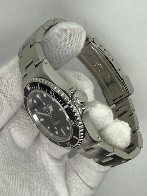 Rolex Submariner No Date 40mm Stainless Steel Black Dial & Bezel Oyster Bracelet 14060M 2003