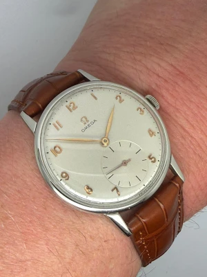 Omega Jumbo Manual Wind 37x44mm Stainless Steel Silver Dial 2272 1952