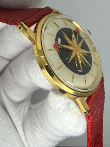Starlight by Spritzer + Fuhrmann Novelty Watch 21 Jewel Manual Wind Red Lizard Strap Late 1950s / Early 1960s