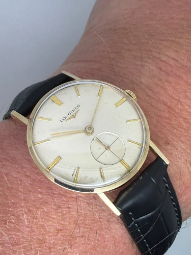 Longines Manual Wind 32mm Solid 9ct Gold Sub Seconds 1965