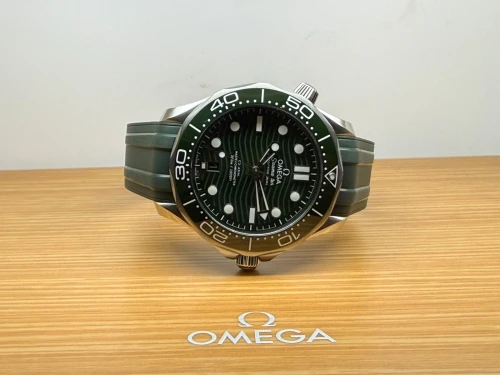 Omega Seamaster Diver 300M 42mm Stainless Steel Green Dial 210.32.42.20.10.001 2026