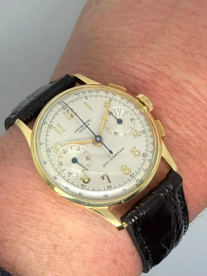 Universal Geneve Uni Compax Chronograph 35mm 18ct Yellow Gold Original Dial 12445 1940s