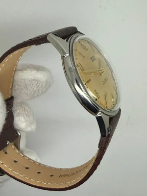 Smiths Everest 35mm Stainless Steel 19 Jewels Reference 0104 Early 1960s