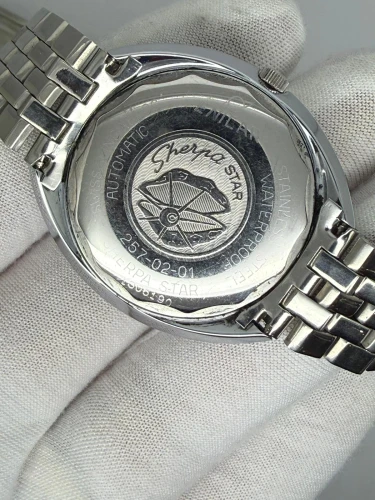 Enicar Sherpa Star Automatic Day-Date 38mm Stainless Steel Silver Dial 257-02-01 1970s
