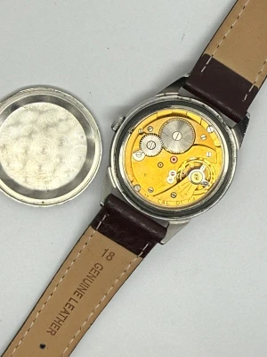 Smiths Everest 35mm Stainless Steel 19 Jewels Reference 0104 Early 1960s