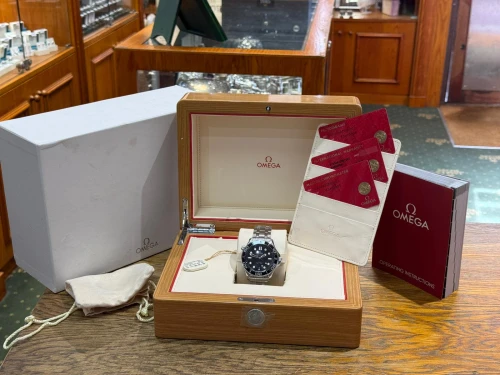 Omega Seamaster Diver 300M 42mm Stainless Steel Black Dial 210.30.42.20.01.001